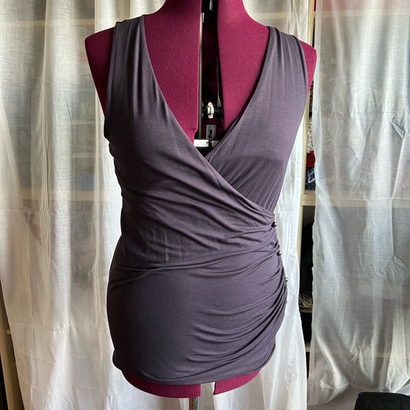 Ann Taylor sleeveless jersey blouse/ crossover tank with buttons.  Size medium. - Picture 1 of 7